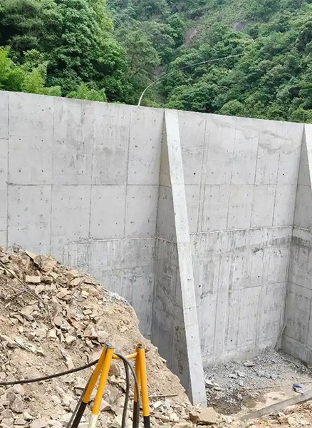 石家庄井陉县重力式挡土墙